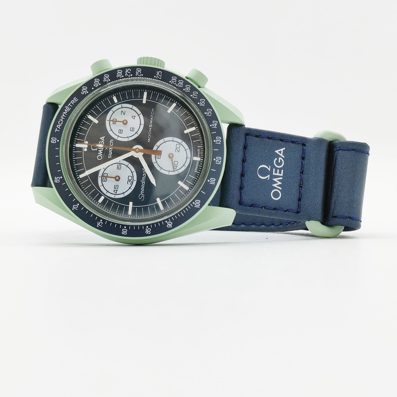 服/ファッション SWATCH.OMEGA Omega x Swatch Reveal Earth-Inspired MoonSwatch Models: Lava